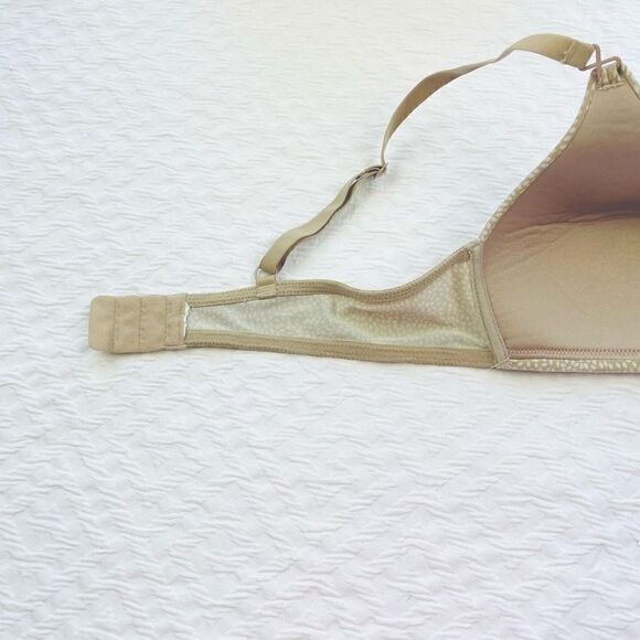 BUY 1 GET ONE FREE Warners 34d wire free comfortable every day bra tan and white - Picture 7 of 9